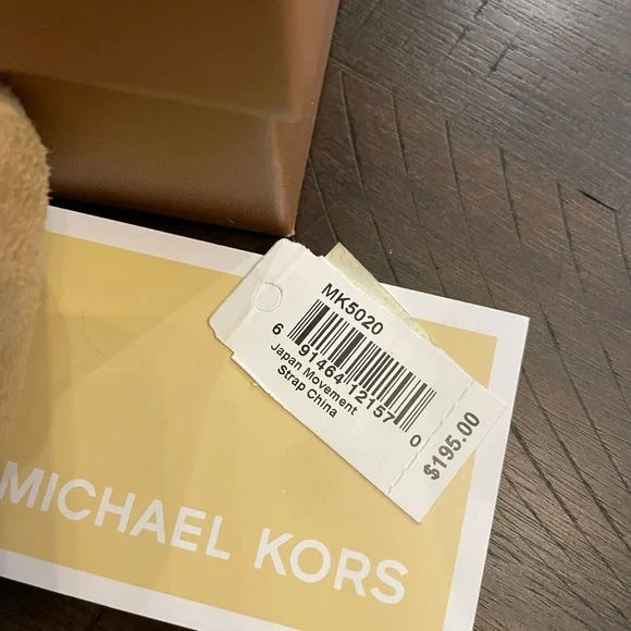 Michael Kors Silver Bracelet Watch - Picture 7 of 8